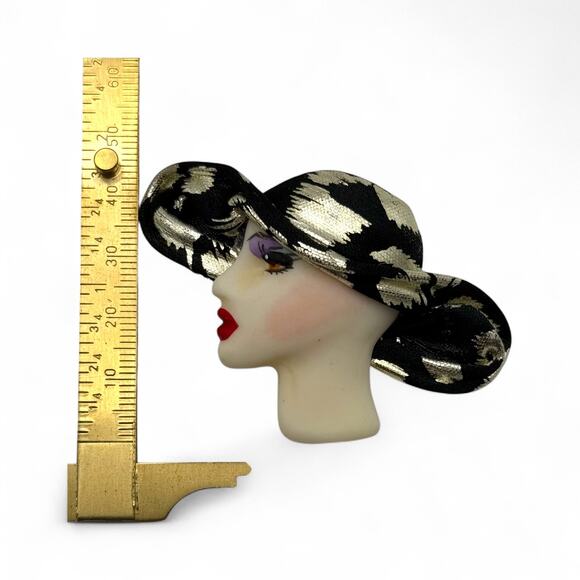 Vintage Woman Lady Face Profile Hat Brooch Hand Painted Art Deco Flapper Pin - Picture 3 of 7